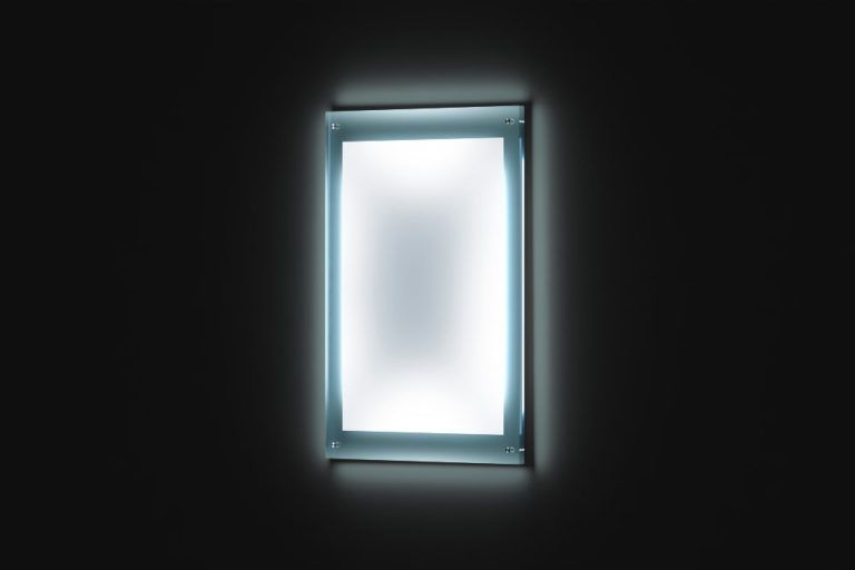 Guide pour donner vie à un tableau classique avec des LED - Kolectou